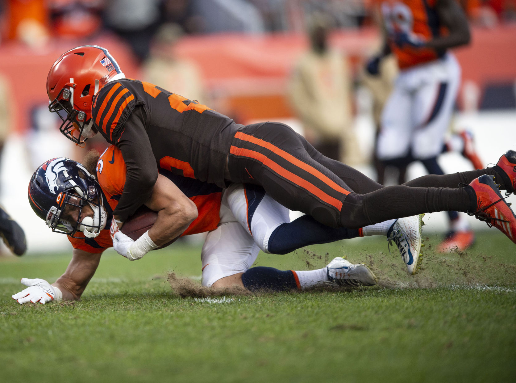 110419-s-broncosvs.browns 01.jpg